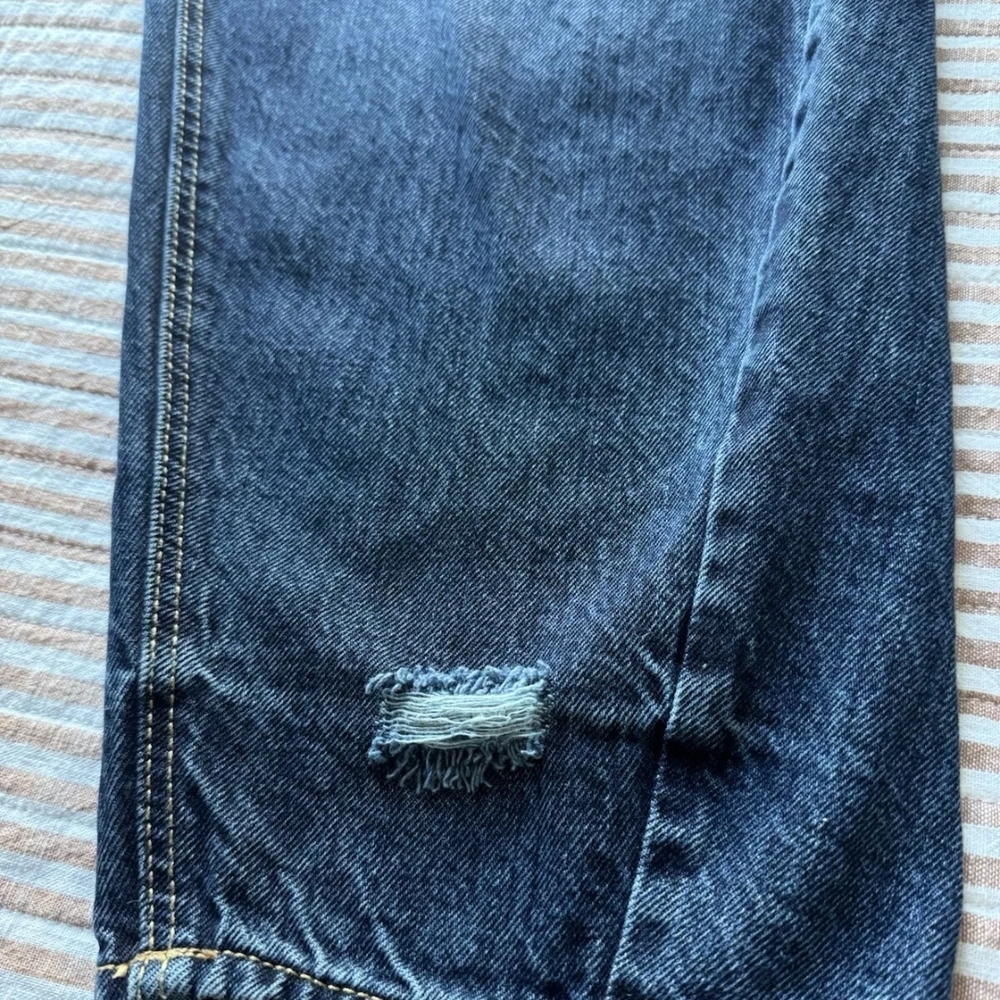Old Navy Extra High Waist Balloon Jean - Picture 4 of 13